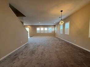 7733 Boulder Falls Dr in Sparks, NV - Building Photo - Building Photo