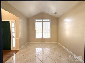 1928 Dearmon Dr in Charlotte, NC - Building Photo - Building Photo