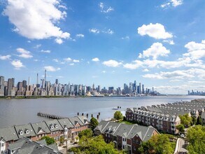 235 Price Ct in West New York, NJ - Building Photo - Building Photo