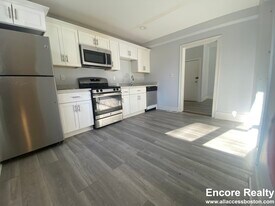 23 Pratt St, Unit 1 in Boston, MA - Building Photo