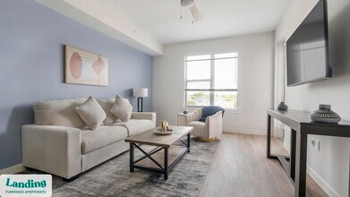 870 SE 47th Terrace in Cape Coral, FL - Foto de edificio - Building Photo