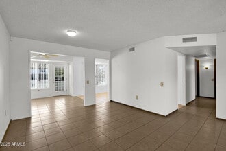 10137 Willowcreek Cir in Sun City, AZ - Building Photo - Building Photo
