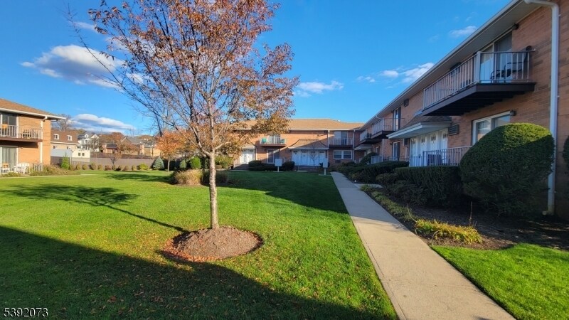 15 Cottage St in Midland Park, NJ - Building Photo