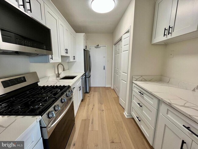 property at 4141 Henderson Rd