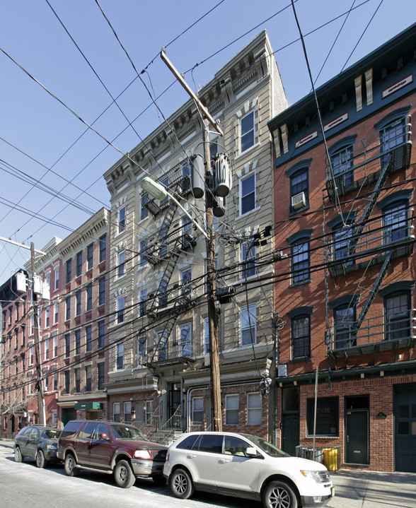 109-111 Willow Ave in Hoboken, NJ - Building Photo