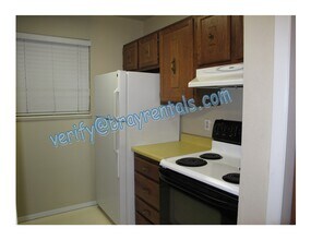 3156 Lakeside Dr, Unit #102 in Grand Junction, CO - Building Photo - Building Photo