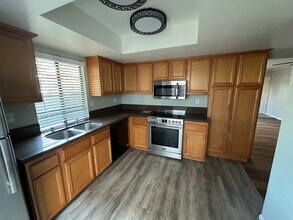 4957 Del Monte Ave in San Diego, CA - Building Photo - Building Photo