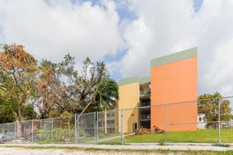 Lemon City in Miami, FL - Foto de edificio - Building Photo