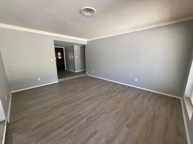 7909 Weldon Ave in Bakersfield, CA - Building Photo - Building Photo