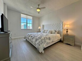 651 Okeechobee Blvd, Unit 1204 PH-302 in West Palm Beach, FL - Building Photo