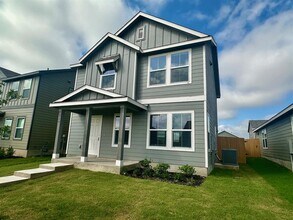 228 Sormonne Lp in Kyle, TX - Foto de edificio - Building Photo