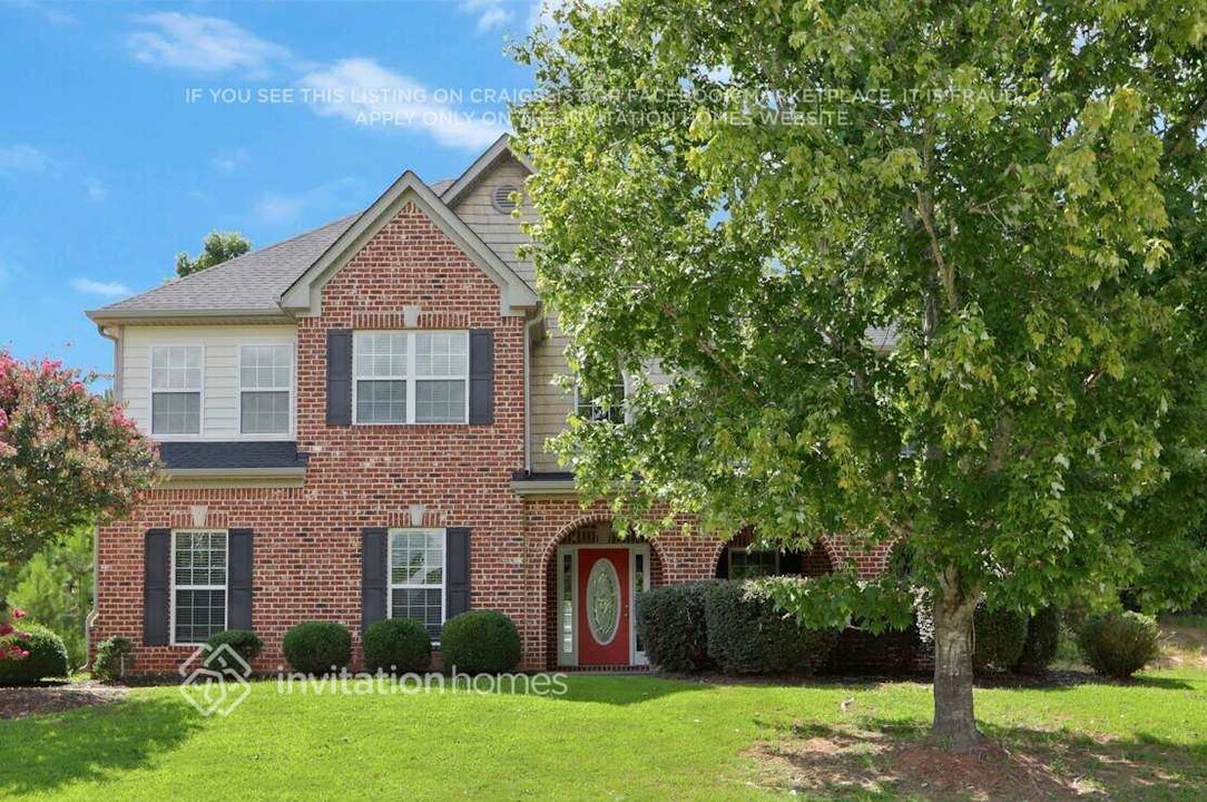 2040 Jessica Way in Conyers, GA - Foto de edificio