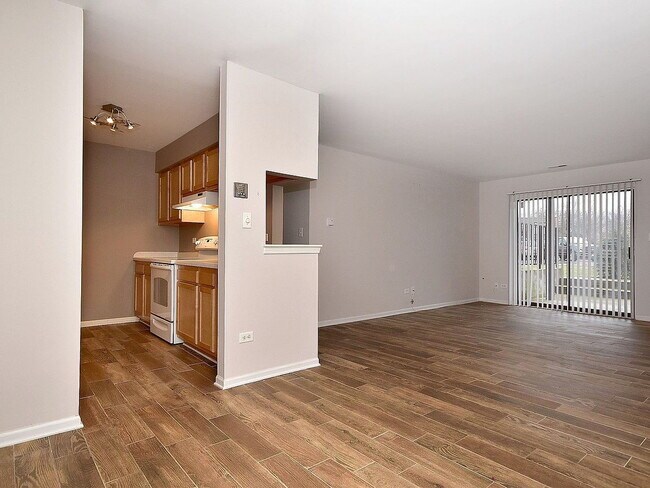 1444 Stonebridge Cir in Wheaton, IL - Building Photo - Building Photo