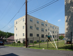 200-210 43rd Rd NE in Washington, DC - Building Photo - Building Photo