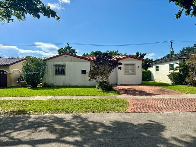 5760 SW 10th St in West Miami, FL - Building Photo - Building Photo