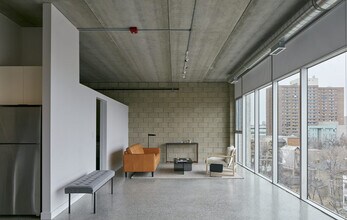 Sherbrook Flats in Winnipeg, MB - Building Photo - Building Photo