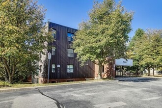 10 Ajax St in Guelph, ON - Building Photo - Building Photo