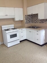 3204 Minnehaha Ave, Unit 2 in Minneapolis, MN - Foto de edificio - Building Photo