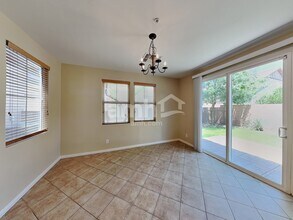 658 Moonlight Stroll St in Henderson, NV - Building Photo - Building Photo