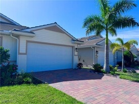 1073 Tranquil Brk Dr in Naples, FL - Building Photo