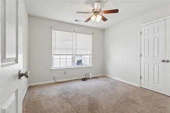 896 A Ave in Norfolk, VA - Building Photo - Building Photo