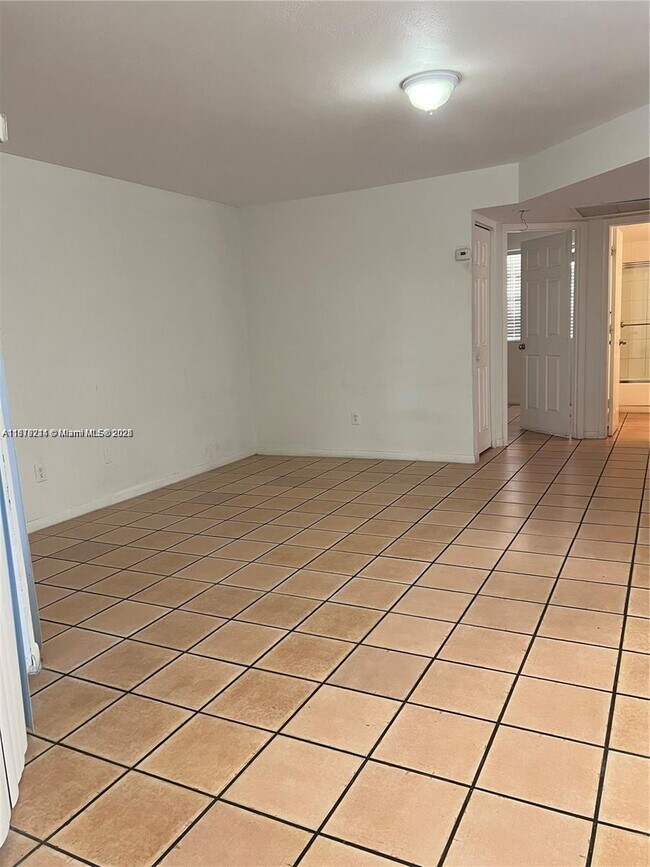 1135 N Franklin Ave in Homestead, FL - Building Photo - Building Photo