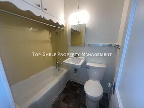 2303 E 9th St in Des Moines, IA - Building Photo - Building Photo