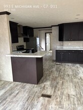 993 E Michigan Ave in Battle Creek, MI - Building Photo - Building Photo