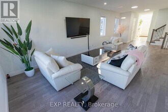 1749 Finley Cres in London, ON - Building Photo - Building Photo