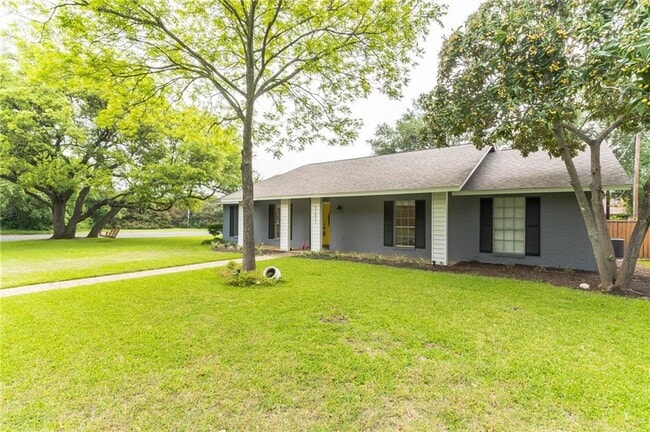 11911 Brookwood Rd in Austin, TX - Building Photo - Building Photo