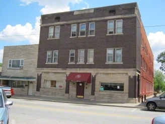 Broadway Efficiencies in Butler, IN - Building Photo