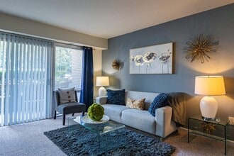 Parke Laurel Apartment Homes in Laurel, MD - Foto de edificio - Building Photo