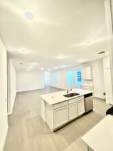 1414 Caceres Spur in San Antonio, TX - Building Photo - Building Photo