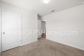 404 Chickadee St in Crestview, FL - Building Photo - Building Photo