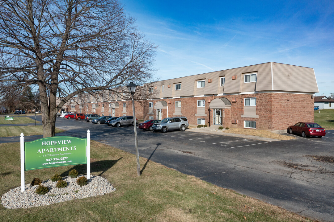 Hopeview Apartments in Xenia, OH - Building Photo