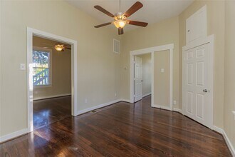 1219 33rd St in Galveston, TX - Foto de edificio - Building Photo