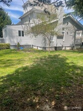 30 Exton St in South River, NJ - Foto de edificio - Building Photo