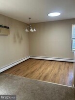 504 Cinnaminson Ave in Palmyra, NJ - Building Photo