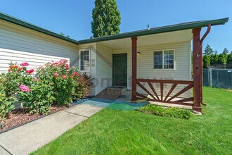 7634 N Sweet River Dr in Coeur d'Alene, ID - Building Photo - Building Photo