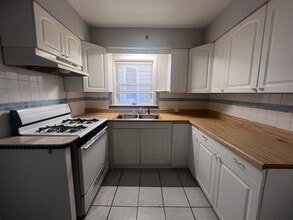 17 College Ave NE in Grand Rapids, MI - Building Photo - Building Photo