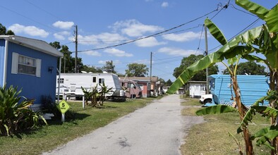 2903 W Waters Ave in Tampa, FL - Building Photo - Other