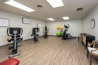 ANTHONY SQUARE SENIOR LIVING in Terre Haute, IN - Foto de edificio - Building Photo