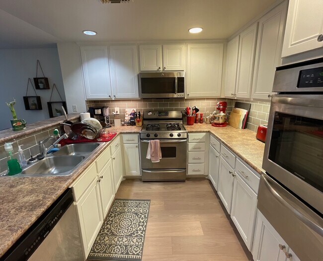 4600 Don Lorenzo Dr, Unit 1 in Los Angeles, CA - Building Photo - Building Photo