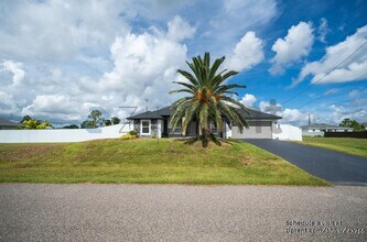 4000 NE 9th Ave in Cape Coral, FL - Building Photo - Building Photo