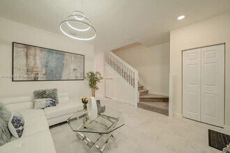 3371 W 106th Terrace in Hialeah, FL - Building Photo - Building Photo