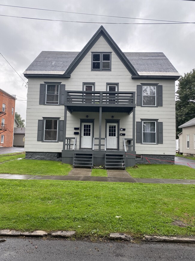3 Westmoreland St, Unit 3