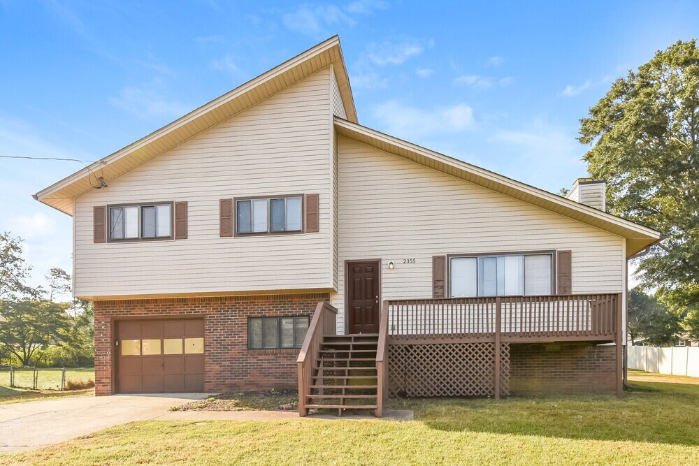 2355 Park Ave in Lithia Springs, GA - Foto de edificio