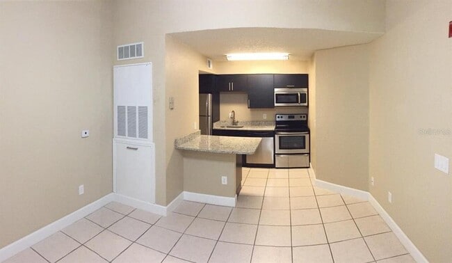 2213 Grand Cayman Ct in Kissimmee, FL - Building Photo - Building Photo
