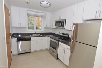 3 Captain Parker Arms-Unit -Apt 11 in Lexington, MA - Building Photo - Building Photo