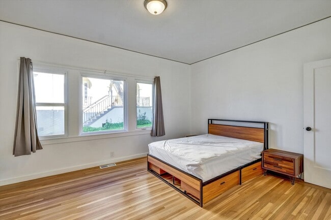 property at 1569 Arch St